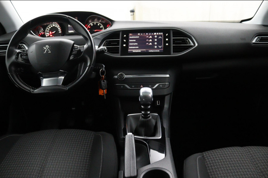 Peugeot 308 SW 1.2 PureTech Blue*ECC*CRUISE*NAVI*PANO*HAAK*