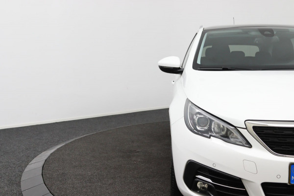 Peugeot 308 SW 1.2 PureTech Blue*ECC*CRUISE*NAVI*PANO*HAAK*
