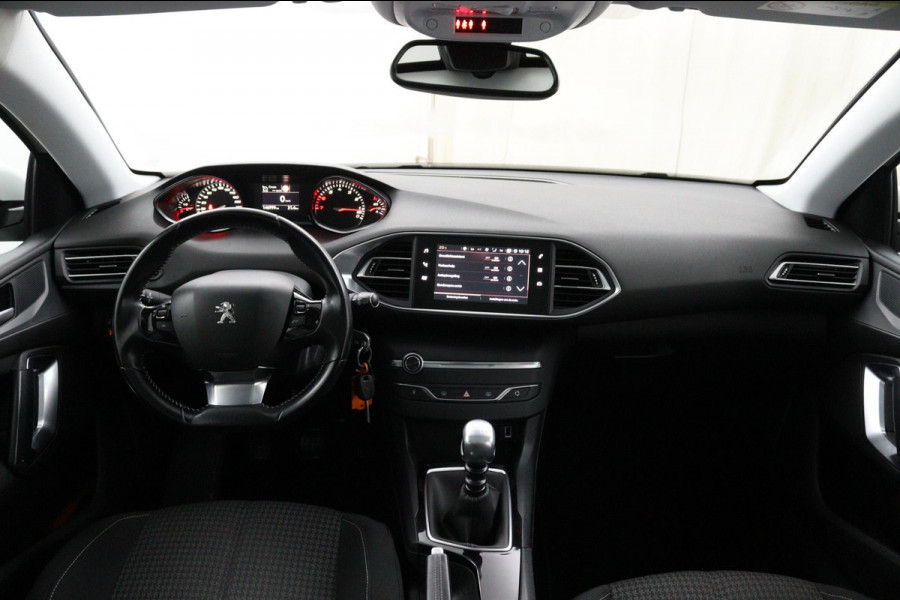 Peugeot 308 SW 1.2 PureTech Blue*ECC*CRUISE*NAVI*PANO*HAAK*