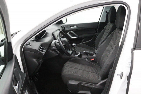 Peugeot 308 SW 1.2 PureTech Blue*ECC*CRUISE*NAVI*PANO*HAAK*