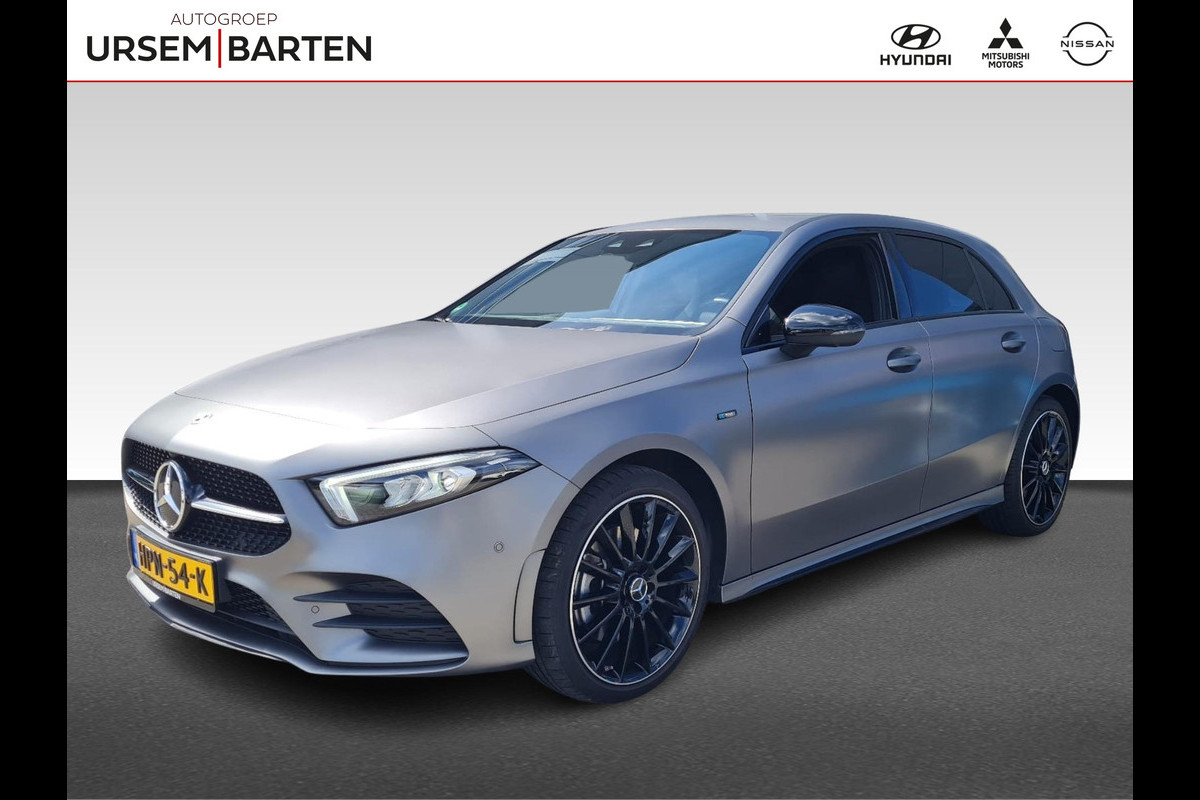 Mercedes-Benz A-Klasse 250 e Premium  | widescreen | 19"AMG velgen | sfeerverlichting | blind-spot | trekhaak |