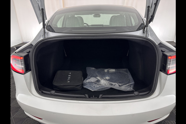 Tesla Model 3 Long Range AWD 75 kWh [ 3-Fase ] (INCL-BTW) Aut. *PANO | AUTO-PILOT | LUXURY-LEATHER | KEYLESS | FULL-LED | MEMORY-PACK | SURROUND-VIEW | DAB | CARPLAY | DIGI-COCKPIT | LANE-ASSIST | COMFORT-SEATS | TOWBAR | 18"ALU*