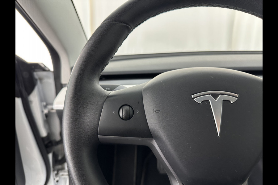 Tesla Model 3 Long Range AWD 75 kWh [ 3-Fase ] (INCL-BTW) Aut. *PANO | AUTO-PILOT | LUXURY-LEATHER | KEYLESS | FULL-LED | MEMORY-PACK | SURROUND-VIEW | DAB | CARPLAY | DIGI-COCKPIT | LANE-ASSIST | COMFORT-SEATS | TOWBAR | 18"ALU*