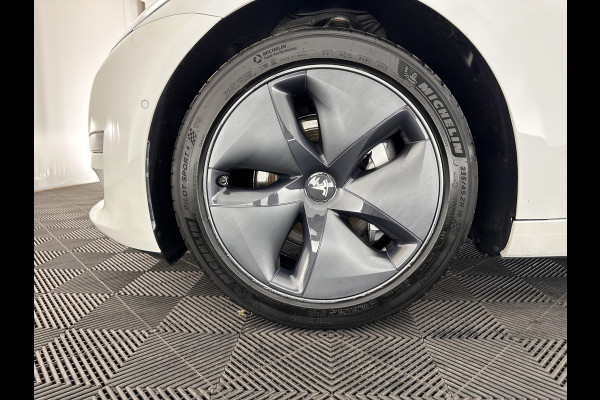 Tesla Model 3 Long Range AWD 75 kWh [ 3-Fase ] (INCL-BTW) Aut. *PANO | AUTO-PILOT | LUXURY-LEATHER | KEYLESS | FULL-LED | MEMORY-PACK | SURROUND-VIEW | DAB | CARPLAY | DIGI-COCKPIT | LANE-ASSIST | COMFORT-SEATS | TOWBAR | 18"ALU*