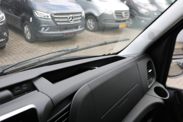 Iveco Daily 40C18 3.0 Bakwagen met Laadklep Automaat (Nieuw Model)