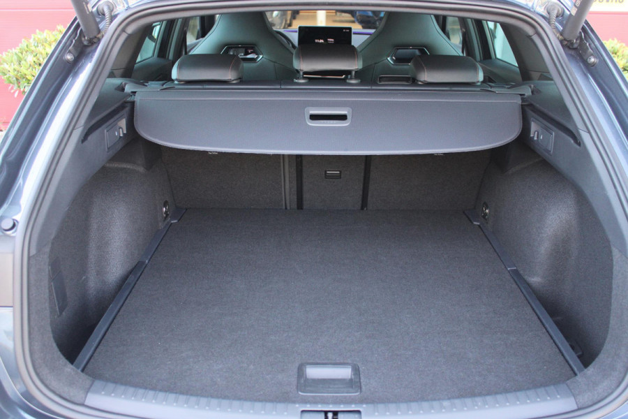 CUPRA Leon Sportstourer 1.5 eTSI 150PK BUSINESS EDITION | NIEUW MODEL! | PANORAMISCH SCHUIF/KANTELDAK | SENNHEISER AUDIO SYSTEM | ELEKTRISCH VERSTELBARE BESTUURDERSSTOEL MET GEHEUGENFUNCTIE | LED MATRIX KOPLAMPEN | DRAADLOZE APPLE CARPLAY/ANDROID AUTO | NAVIGATIE | ACHTERUITRIJ CAMERA | 19" LICHTMETALEN VELGEN  "POLAR" | DRAADLOZE TELEFOONLADER | STOEL/STUUR VERWARMING |  12,9" INFORTAINMENT SYSTEM | ZWARTE HEMELBEKLEDING | E-SOUND GELUIDSSIMULATOR | CLIMATE CONTROL VOOR EN ACHTERIN | SPORT STOELEN | SFEER VERLICHTING | DYNAMISCHE VERLICHTING | ADAPTIVE CRUISE CONTROL | KEYLESS ENTRY/START |