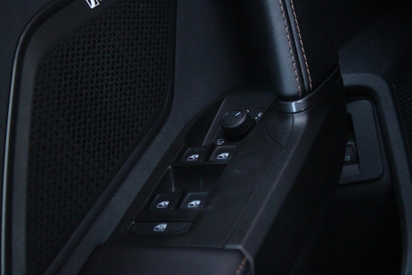 CUPRA Leon Sportstourer 1.5 eTSI 150PK BUSINESS EDITION | NIEUW MODEL! | PANORAMISCH SCHUIF/KANTELDAK | SENNHEISER AUDIO SYSTEM | ELEKTRISCH VERSTELBARE BESTUURDERSSTOEL MET GEHEUGENFUNCTIE | LED MATRIX KOPLAMPEN | DRAADLOZE APPLE CARPLAY/ANDROID AUTO | NAVIGATIE | ACHTERUITRIJ CAMERA | 19" LICHTMETALEN VELGEN  "POLAR" | DRAADLOZE TELEFOONLADER | STOEL/STUUR VERWARMING |  12,9" INFORTAINMENT SYSTEM | ZWARTE HEMELBEKLEDING | E-SOUND GELUIDSSIMULATOR | CLIMATE CONTROL VOOR EN ACHTERIN | SPORT STOELEN | SFEER VERLICHTING | DYNAMISCHE VERLICHTING | ADAPTIVE CRUISE CONTROL | KEYLESS ENTRY/START |