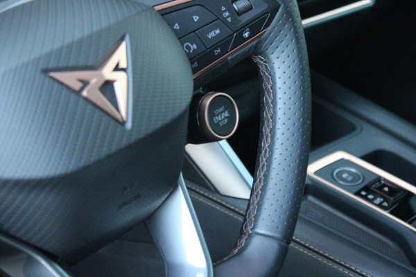 CUPRA Leon Sportstourer 1.5 eTSI 150PK BUSINESS EDITION | NIEUW MODEL! | PANORAMISCH SCHUIF/KANTELDAK | SENNHEISER AUDIO SYSTEM | ELEKTRISCH VERSTELBARE BESTUURDERSSTOEL MET GEHEUGENFUNCTIE | LED MATRIX KOPLAMPEN | DRAADLOZE APPLE CARPLAY/ANDROID AUTO | NAVIGATIE | ACHTERUITRIJ CAMERA | 19" LICHTMETALEN VELGEN  "POLAR" | DRAADLOZE TELEFOONLADER | STOEL/STUUR VERWARMING |  12,9" INFORTAINMENT SYSTEM | ZWARTE HEMELBEKLEDING | E-SOUND GELUIDSSIMULATOR | CLIMATE CONTROL VOOR EN ACHTERIN | SPORT STOELEN | SFEER VERLICHTING | DYNAMISCHE VERLICHTING | ADAPTIVE CRUISE CONTROL | KEYLESS ENTRY/START |