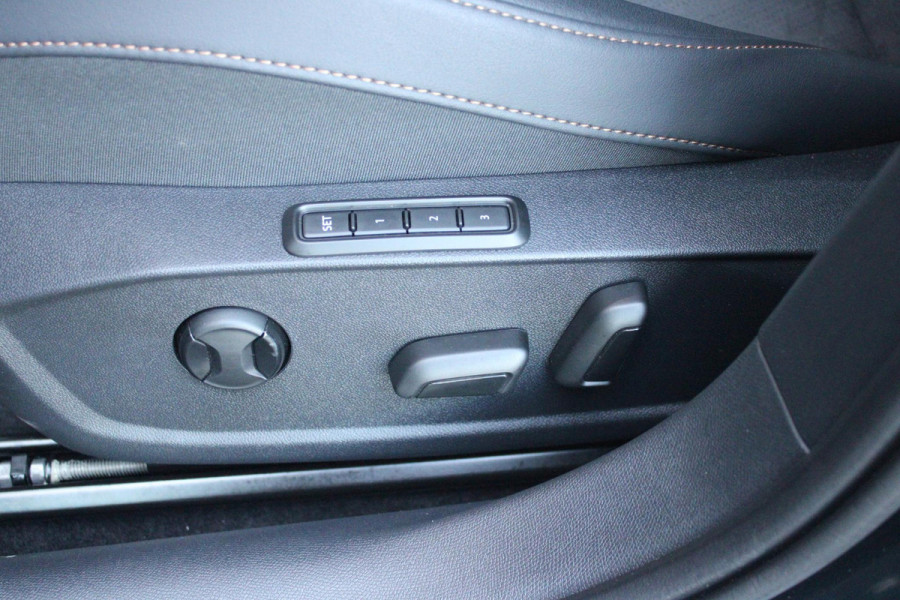 CUPRA Leon Sportstourer 1.5 eTSI 150PK BUSINESS EDITION | NIEUW MODEL! | PANORAMISCH SCHUIF/KANTELDAK | SENNHEISER AUDIO SYSTEM | ELEKTRISCH VERSTELBARE BESTUURDERSSTOEL MET GEHEUGENFUNCTIE | LED MATRIX KOPLAMPEN | DRAADLOZE APPLE CARPLAY/ANDROID AUTO | NAVIGATIE | ACHTERUITRIJ CAMERA | 19" LICHTMETALEN VELGEN  "POLAR" | DRAADLOZE TELEFOONLADER | STOEL/STUUR VERWARMING |  12,9" INFORTAINMENT SYSTEM | ZWARTE HEMELBEKLEDING | E-SOUND GELUIDSSIMULATOR | CLIMATE CONTROL VOOR EN ACHTERIN | SPORT STOELEN | SFEER VERLICHTING | DYNAMISCHE VERLICHTING | ADAPTIVE CRUISE CONTROL | KEYLESS ENTRY/START |