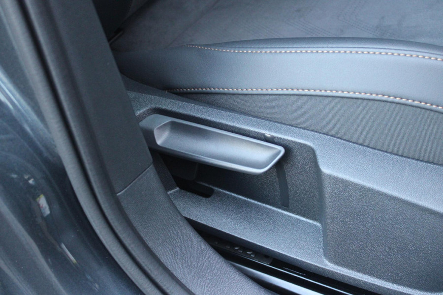 CUPRA Leon Sportstourer 1.5 eTSI 150PK BUSINESS EDITION | NIEUW MODEL! | PANORAMISCH SCHUIF/KANTELDAK | SENNHEISER AUDIO SYSTEM | ELEKTRISCH VERSTELBARE BESTUURDERSSTOEL MET GEHEUGENFUNCTIE | LED MATRIX KOPLAMPEN | DRAADLOZE APPLE CARPLAY/ANDROID AUTO | NAVIGATIE | ACHTERUITRIJ CAMERA | 19" LICHTMETALEN VELGEN  "POLAR" | DRAADLOZE TELEFOONLADER | STOEL/STUUR VERWARMING |  12,9" INFORTAINMENT SYSTEM | ZWARTE HEMELBEKLEDING | E-SOUND GELUIDSSIMULATOR | CLIMATE CONTROL VOOR EN ACHTERIN | SPORT STOELEN | SFEER VERLICHTING | DYNAMISCHE VERLICHTING | ADAPTIVE CRUISE CONTROL | KEYLESS ENTRY/START |