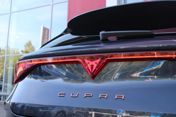 CUPRA Leon Sportstourer 1.5 eTSI 150PK BUSINESS EDITION | NIEUW MODEL! | PANORAMISCH SCHUIF/KANTELDAK | SENNHEISER AUDIO SYSTEM | ELEKTRISCH VERSTELBARE BESTUURDERSSTOEL MET GEHEUGENFUNCTIE | LED MATRIX KOPLAMPEN | DRAADLOZE APPLE CARPLAY/ANDROID AUTO | NAVIGATIE | ACHTERUITRIJ CAMERA | 19" LICHTMETALEN VELGEN  "POLAR" | DRAADLOZE TELEFOONLADER | STOEL/STUUR VERWARMING |  12,9" INFORTAINMENT SYSTEM | ZWARTE HEMELBEKLEDING | E-SOUND GELUIDSSIMULATOR | CLIMATE CONTROL VOOR EN ACHTERIN | SPORT STOELEN | SFEER VERLICHTING | DYNAMISCHE VERLICHTING | ADAPTIVE CRUISE CONTROL | KEYLESS ENTRY/START |