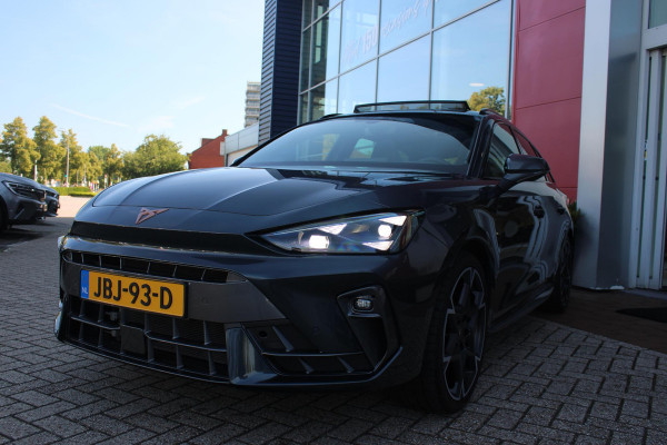 CUPRA Leon Sportstourer 1.5 eTSI 150PK BUSINESS EDITION | NIEUW MODEL! | PANORAMISCH SCHUIF/KANTELDAK | SENNHEISER AUDIO SYSTEM | ELEKTRISCH VERSTELBARE BESTUURDERSSTOEL MET GEHEUGENFUNCTIE | LED MATRIX KOPLAMPEN | DRAADLOZE APPLE CARPLAY/ANDROID AUTO | NAVIGATIE | ACHTERUITRIJ CAMERA | 19" LICHTMETALEN VELGEN  "POLAR" | DRAADLOZE TELEFOONLADER | STOEL/STUUR VERWARMING |  12,9" INFORTAINMENT SYSTEM | ZWARTE HEMELBEKLEDING | E-SOUND GELUIDSSIMULATOR | CLIMATE CONTROL VOOR EN ACHTERIN | SPORT STOELEN | SFEER VERLICHTING | DYNAMISCHE VERLICHTING | ADAPTIVE CRUISE CONTROL | KEYLESS ENTRY/START |