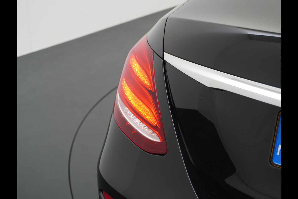 Mercedes-Benz E-Klasse 200 Sport Edition | Burmester Trekhaak Multibeam AMG Wielen Mercedes-Benz E-Klasse 200 Sport Edition | Burmester Trekhaak Multibeam AMG Wielen