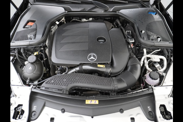 Mercedes-Benz E-Klasse 200 Sport Edition | Burmester Trekhaak Multibeam AMG Wielen