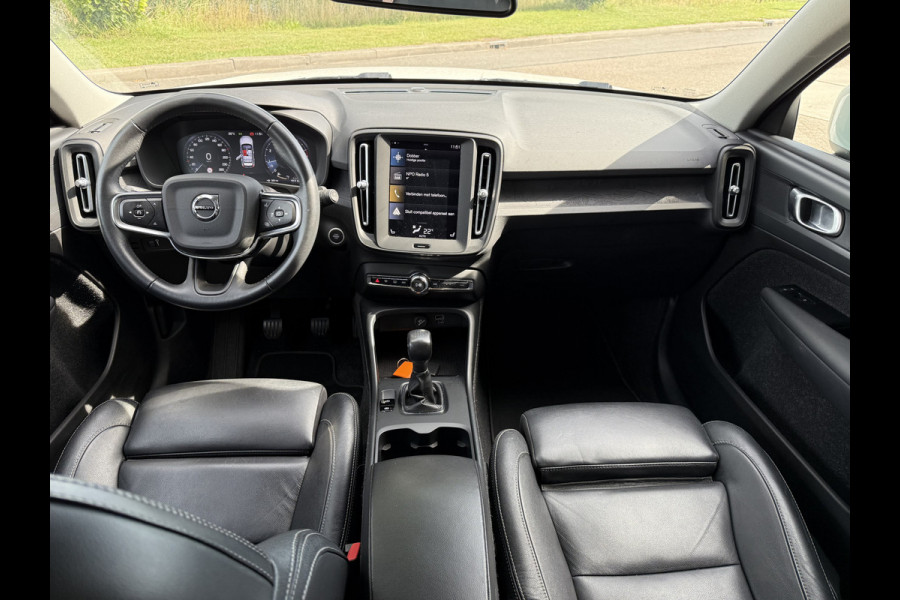 Volvo XC40 1.5 T2 Business Pro ** Camera ** Leder ** Trekhaak 1.600kg trekgewicht!