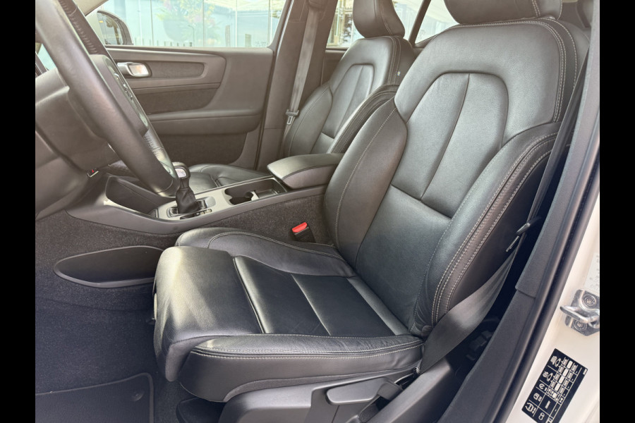Volvo XC40 1.5 T2 Business Pro ** Camera ** Leder ** Trekhaak 1.600kg trekgewicht!