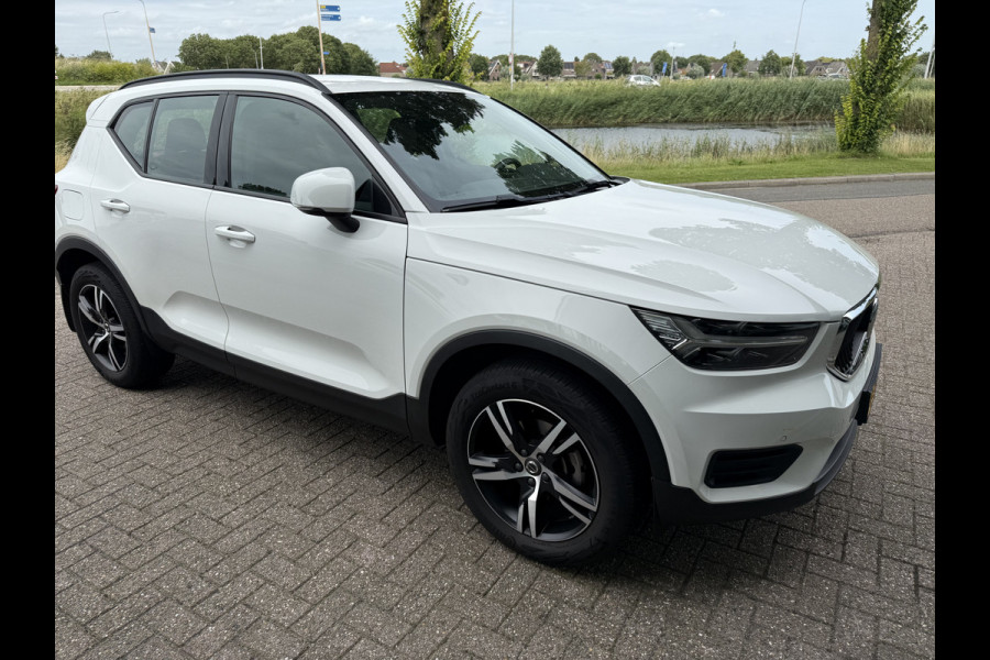 Volvo XC40 1.5 T2 Business Pro ** Camera ** Leder ** Trekhaak 1.600kg trekgewicht!