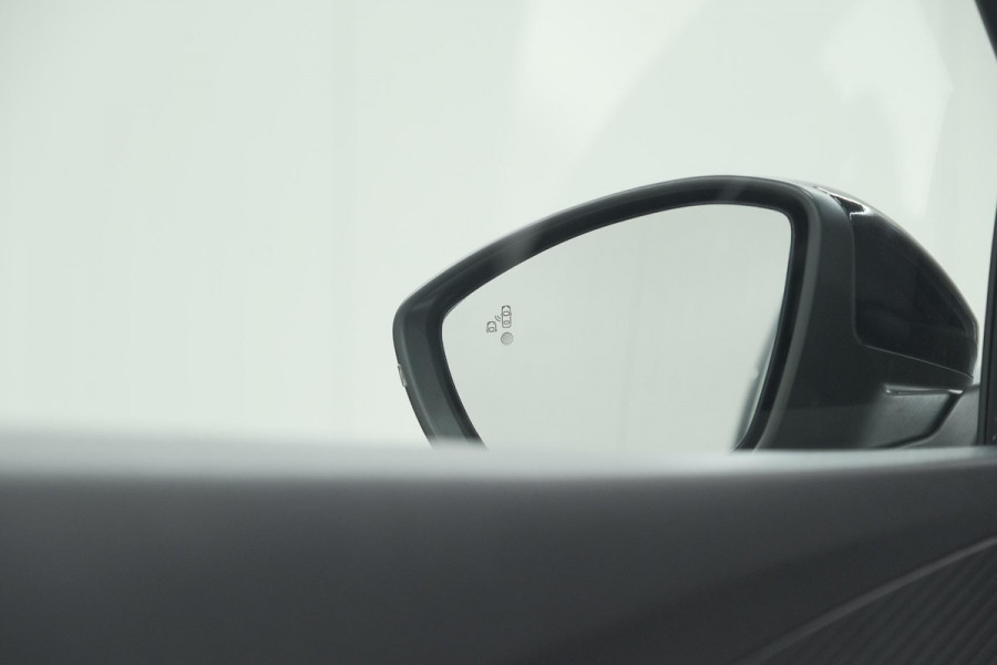 Peugeot 2008 Hybrid 136 e-DCS6 Allure | 360 Camera | Stop&Go Adaptieve Cruise Control | Navigatie | Dodehoekdetectie