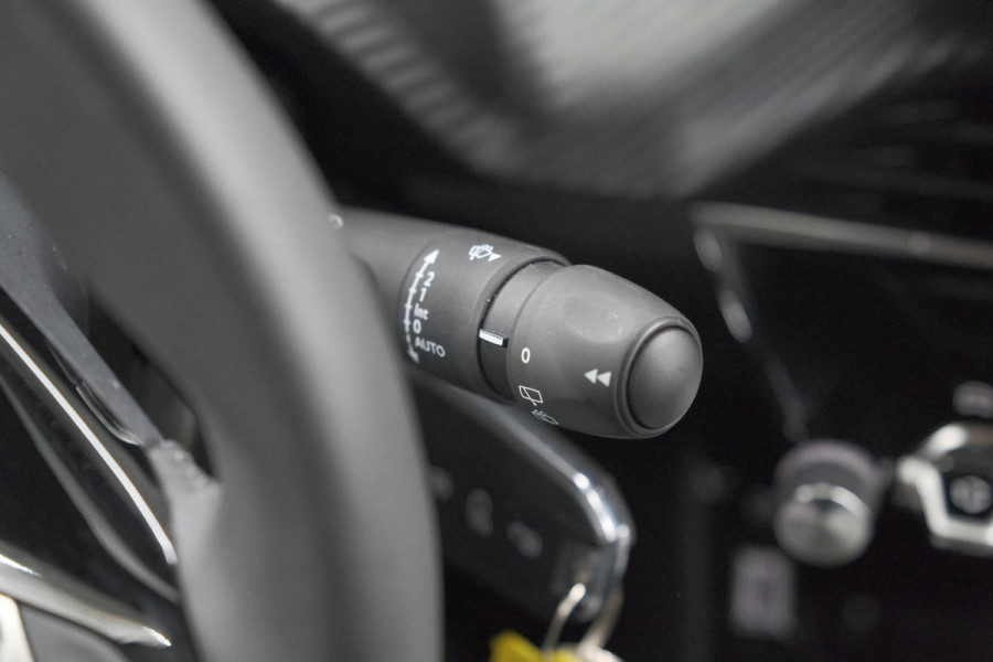 Peugeot 2008 Hybrid 136 e-DCS6 Allure | 360 Camera | Stop&Go Adaptieve Cruise Control | Navigatie | Dodehoekdetectie