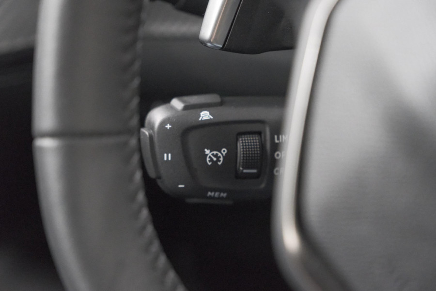 Peugeot 2008 Hybrid 136 e-DCS6 Allure | 360 Camera | Stop&Go Adaptieve Cruise Control | Navigatie | Dodehoekdetectie