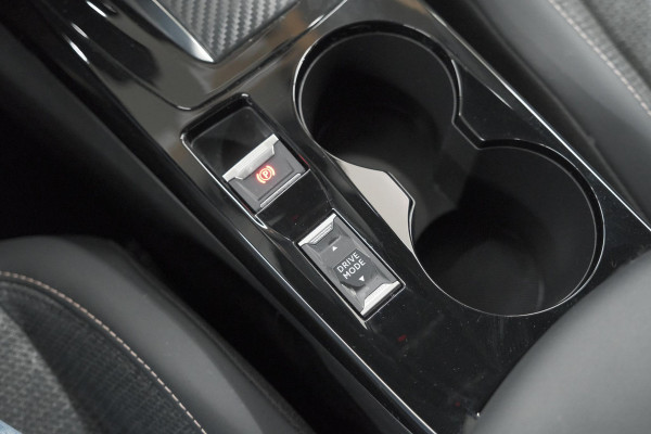 Peugeot 2008 Hybrid 136 e-DCS6 Allure | 360 Camera | Stop&Go Adaptieve Cruise Control | Navigatie | Dodehoekdetectie
