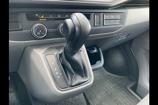 Volkswagen Transporter 6-Pers 2.0 TDI L2H1 DC Bulli Leer Cam Trekhaak Lang 6 Persoons Dubbele Cabine