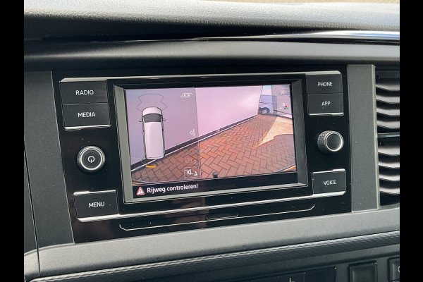 Volkswagen Transporter 6-Pers 2.0 TDI L2H1 DC Bulli Leer Cam Trekhaak Lang 6 Persoons Dubbele Cabine