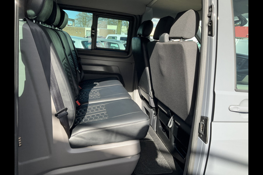 Volkswagen Transporter 6-Pers 2.0 TDI L2H1 DC Bulli Leer Cam Trekhaak Lang 6 Persoons Dubbele Cabine