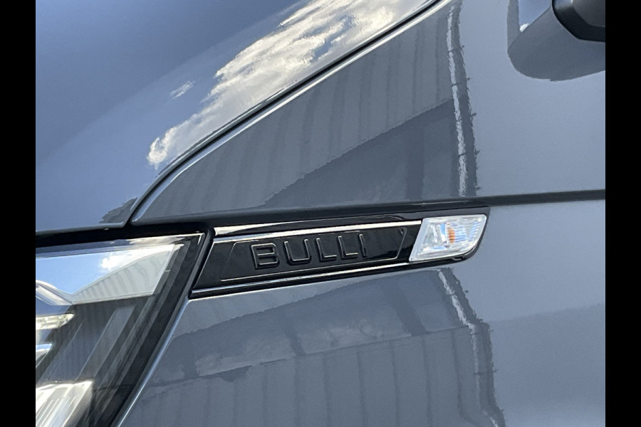 Volkswagen Transporter 6-Pers 2.0 TDI L2H1 DC Bulli Leer Cam Trekhaak Lang 6 Persoons Dubbele Cabine