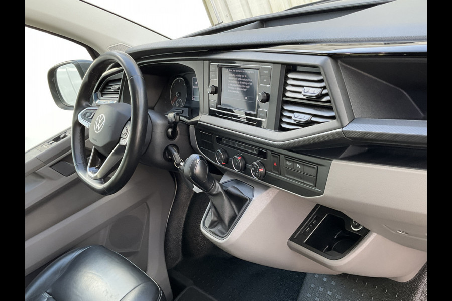 Volkswagen Transporter 6-Pers 2.0 TDI L2H1 DC Bulli Leer Cam Trekhaak Lang 6 Persoons Dubbele Cabine