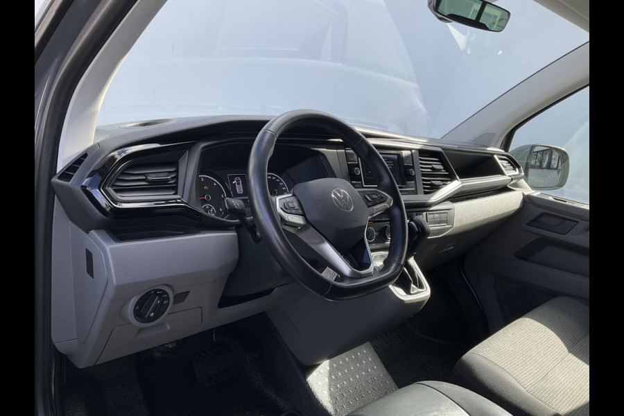 Volkswagen Transporter 6-Pers 2.0 TDI L2H1 DC Bulli Leer Cam Trekhaak Lang 6 Persoons Dubbele Cabine