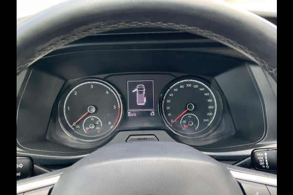 Volkswagen Transporter 6-Pers 2.0 TDI L2H1 DC Bulli Leer Cam Trekhaak Lang 6 Persoons Dubbele Cabine