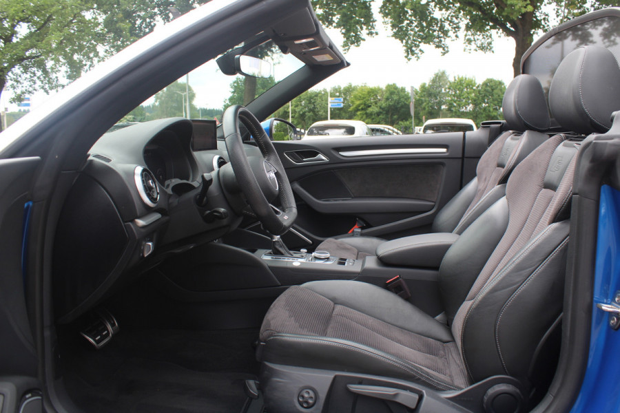 Audi A3 Cabriolet 35 TFSI CoD Advance Sport / Trekhaak / Virtual Cockpit / Windscherm / B&O / Leder&Alcantara / 18'' / Keyless / Nekverwarming / Navigatie / Hill Hold / Cruise Control