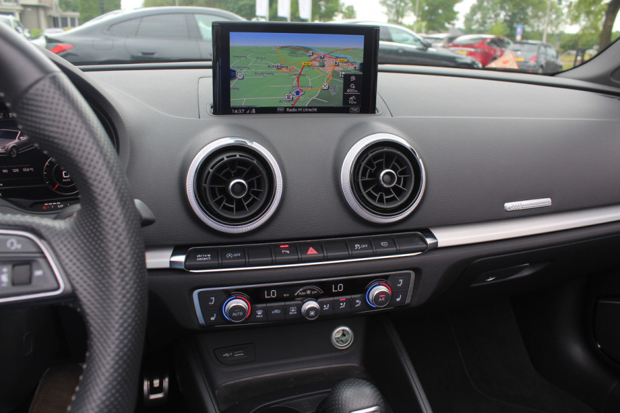 Audi A3 Cabriolet 35 TFSI CoD Advance Sport / Trekhaak / Virtual Cockpit / Windscherm / B&O / Leder&Alcantara / 18'' / Keyless / Nekverwarming / Navigatie / Hill Hold / Cruise Control