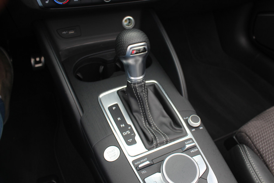 Audi A3 Cabriolet 35 TFSI CoD Advance Sport / Trekhaak / Virtual Cockpit / Windscherm / B&O / Leder&Alcantara / 18'' / Keyless / Nekverwarming / Navigatie / Hill Hold / Cruise Control