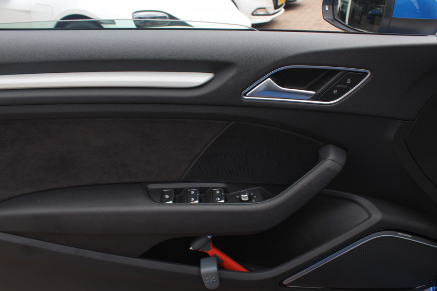 Audi A3 Cabriolet 35 TFSI CoD Advance Sport / Trekhaak / Virtual Cockpit / Windscherm / B&O / Leder&Alcantara / 18'' / Keyless / Nekverwarming / Navigatie / Hill Hold / Cruise Control