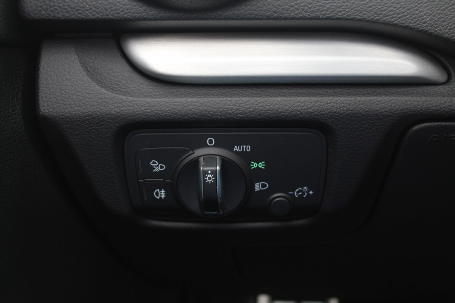 Audi A3 Cabriolet 35 TFSI CoD Advance Sport / Trekhaak / Virtual Cockpit / Windscherm / B&O / Leder&Alcantara / 18'' / Keyless / Nekverwarming / Navigatie / Hill Hold / Cruise Control