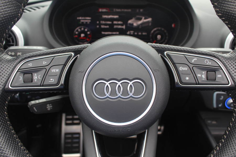 Audi A3 Cabriolet 35 TFSI CoD Advance Sport / Trekhaak / Virtual Cockpit / Windscherm / B&O / Leder&Alcantara / 18'' / Keyless / Nekverwarming / Navigatie / Hill Hold / Cruise Control
