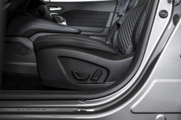 Renault Captur 1.3 mild hybrid 160 esprit Alpine | S/K-Panodak | Adapt. Cruise | Stoel-+Stuurverw. | PDC | Camera | NAV + App. Connect | ECC | LM 19" | 4275 Renault Captur 1.3 mild hybrid 160 esprit Alpine | S/K-Panodak | Adapt. Cruise | Stoel-+Stuurverw. | PDC | Camera | NAV + App. Connect | ECC | LM 19" | 4275