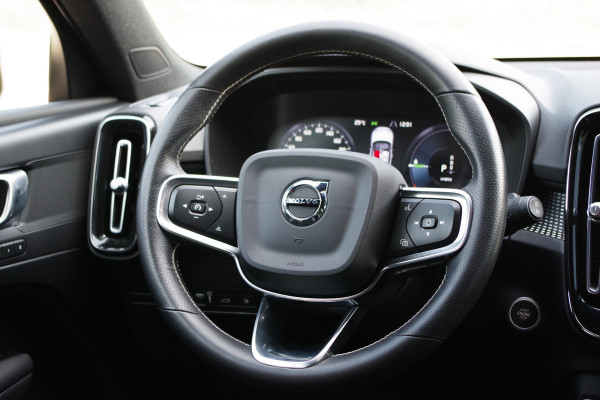 Volvo XC40 1.5 T4 211 PK Recharge R-Design, Adap. Cruise Control, Leder-Alcantara, LED, Camera