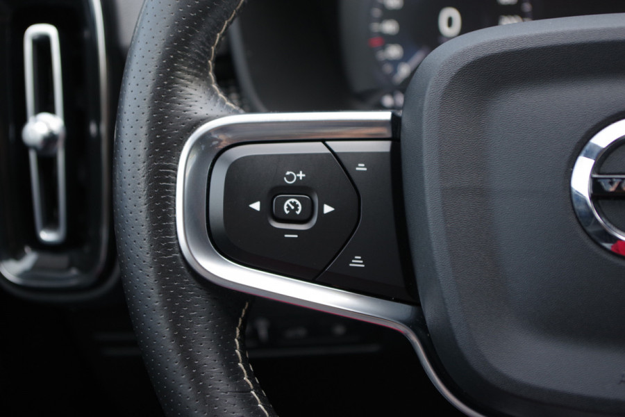 Volvo XC40 1.5 T4 211 PK Recharge R-Design, Adap. Cruise Control, Leder-Alcantara, LED, Camera