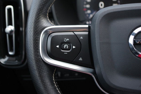 Volvo XC40 1.5 T4 211 PK Recharge R-Design, Adap. Cruise Control, Leder-Alcantara, LED, Camera