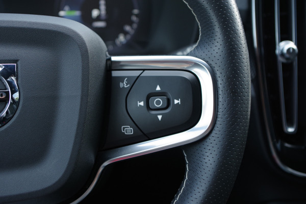 Volvo XC40 1.5 T4 211 PK Recharge R-Design, Adap. Cruise Control, Leder-Alcantara, LED, Camera