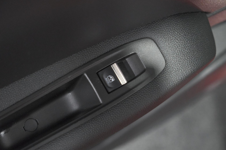 Renault Captur Mild Hybrid 140 EDC Techno | Navigatie | Camera | Parkeersensoren | Apple Carplay