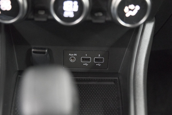 Renault Captur Mild Hybrid 140 EDC Techno | Navigatie | Camera | Parkeersensoren | Apple Carplay