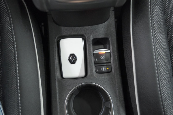 Renault Captur Mild Hybrid 140 EDC Techno | Navigatie | Camera | Parkeersensoren | Apple Carplay