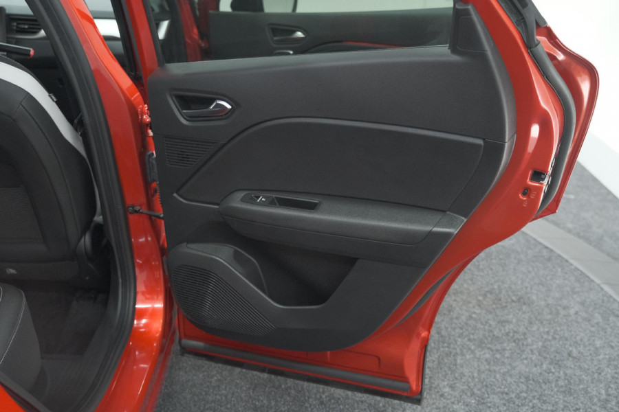 Renault Captur Mild Hybrid 140 EDC Techno | Navigatie | Camera | Parkeersensoren | Apple Carplay