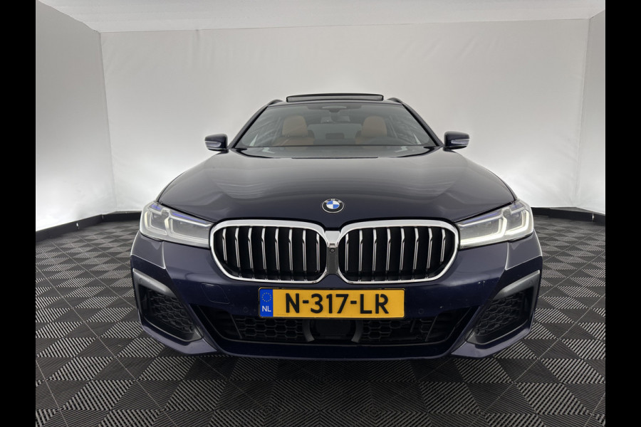 BMW 5 Serie Touring 540d xDrive High Executive Aut. *PANO | LASER-LIGHT | HEAD-UP | LUXURY-LEATHER | BLIND-SPOT | MEMORY-PACK | HARMAN/KARDON | TOP-VIEW | DIGI-COCKPIT | HEATED-COMFORTSEATS | KEYLESS | NAVI-FULLMAP | 18''ALU |