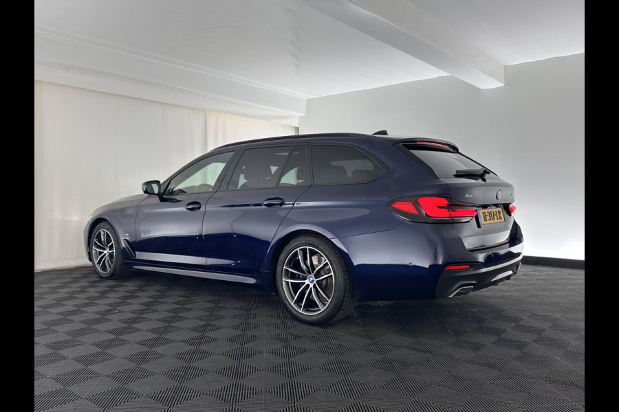 BMW 5 Serie Touring 540d xDrive High Executive Aut. *PANO | LASER-LIGHT | HEAD-UP | LUXURY-LEATHER | BLIND-SPOT | MEMORY-PACK | HARMAN/KARDON | TOP-VIEW | DIGI-COCKPIT | HEATED-COMFORTSEATS | KEYLESS | NAVI-FULLMAP | 18''ALU |