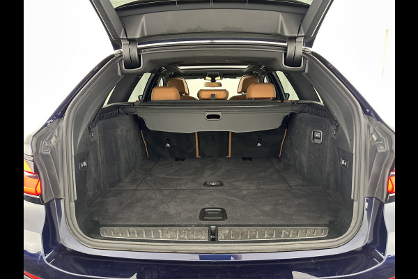 BMW 5 Serie Touring 540d xDrive High Executive Aut. *PANO | LASER-LIGHT | HEAD-UP | LUXURY-LEATHER | BLIND-SPOT | MEMORY-PACK | HARMAN/KARDON | TOP-VIEW | DIGI-COCKPIT | HEATED-COMFORTSEATS | KEYLESS | NAVI-FULLMAP | 18''ALU |
